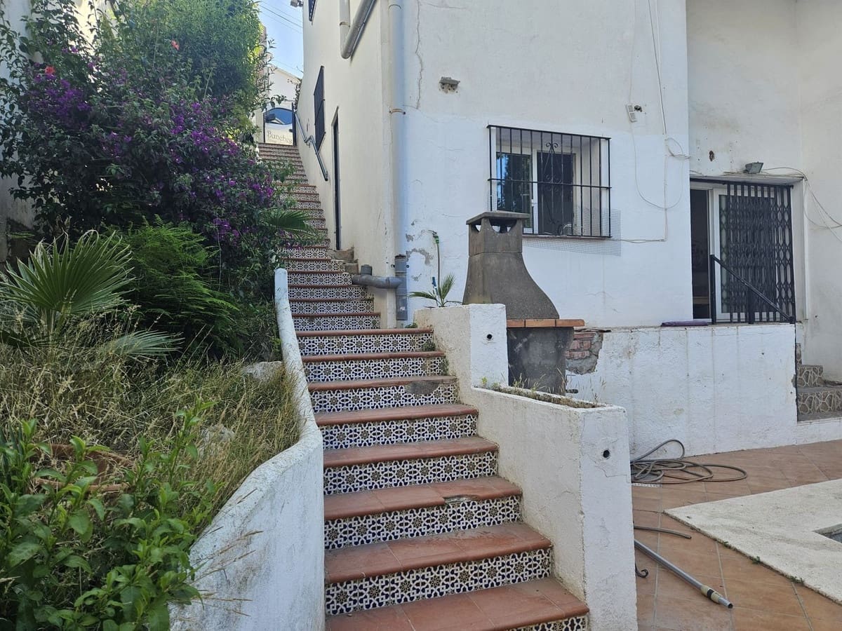 6 chambre Villa/Maison à vendre à Mijas Costa avec piscine garage - 699 000 € (Ref: 9948422)