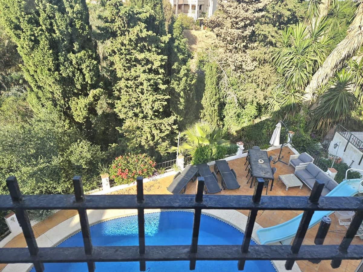 6 chambre Villa/Maison à vendre à Mijas Costa avec piscine garage - 699 000 € (Ref: 9948422)