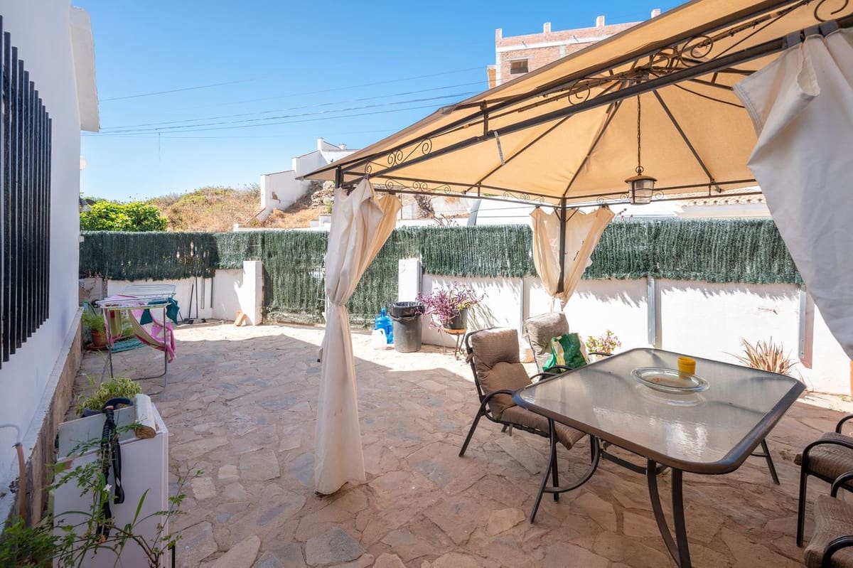 6 bedroom Villa for sale in Mijas Costa with pool garage - € 690,000 (Ref: 9948422)