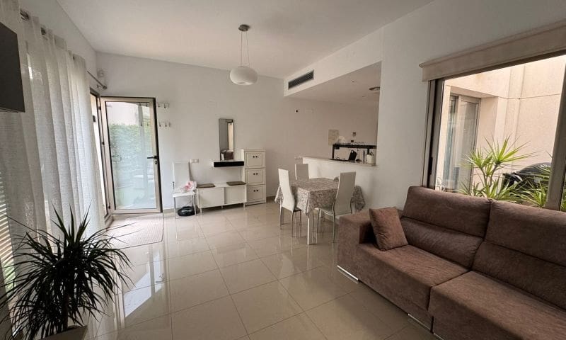 3 chambre Villa/Maison à vendre à Punta Prima avec piscine garage - 355 000 € (Ref: 9944297)