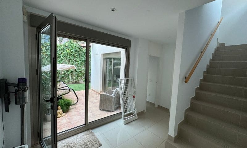 3 chambre Villa/Maison à vendre à Punta Prima avec piscine garage - 355 000 € (Ref: 9944297)