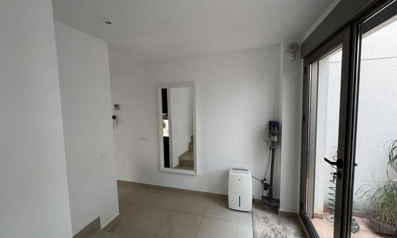 3 chambre Villa/Maison à vendre à Punta Prima avec piscine garage - 355 000 € (Ref: 9944297)