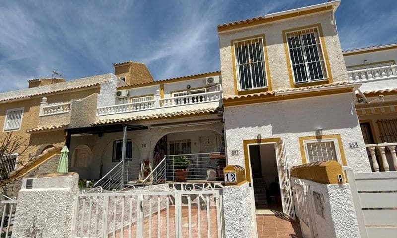 3 bedroom Apartment for sale in Gran Alacant with pool - € 179,995 (Ref: 9944311)