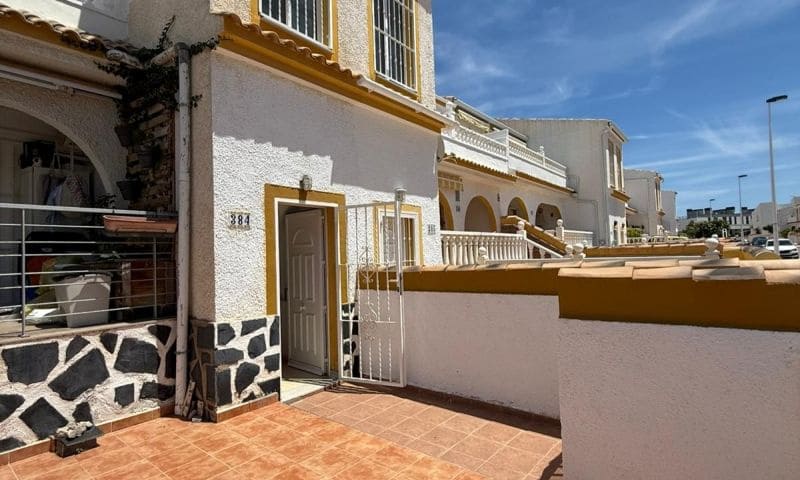 3 bedroom Apartment for sale in Gran Alacant with pool - € 179,995 (Ref: 9944311)