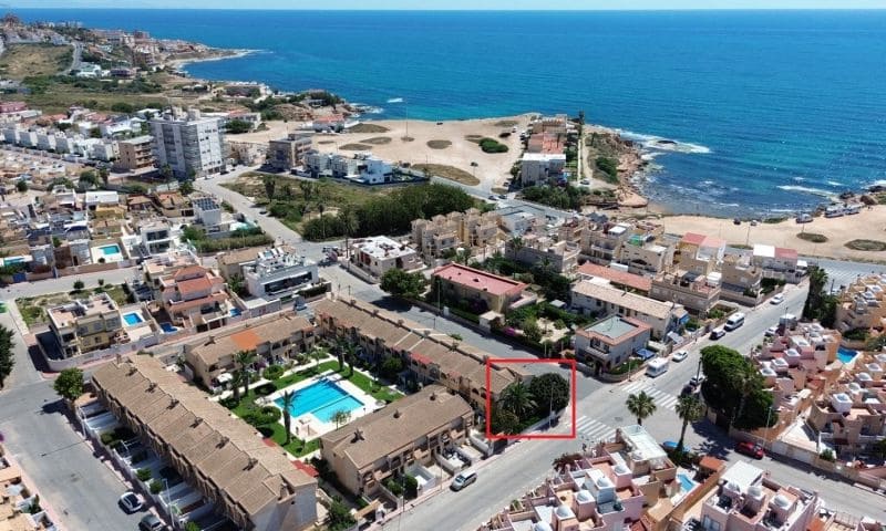 2 soveværelse Lejlighed til salg i Torrevieja med swimmingpool - € 259.995 (Ref: 9944312)