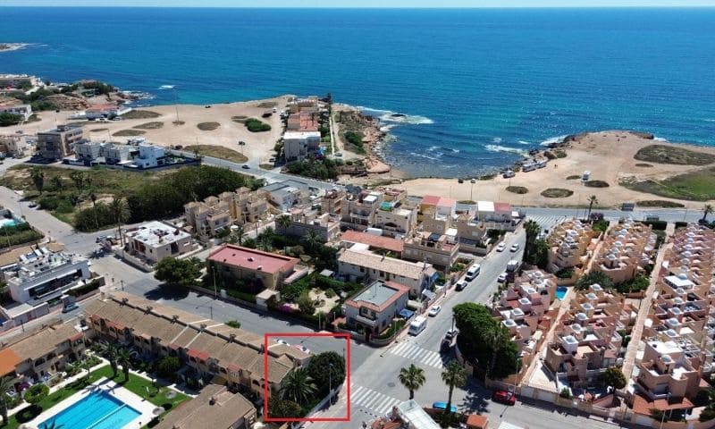 2 soveværelse Lejlighed til salg i Torrevieja med swimmingpool - € 259.995 (Ref: 9944312)