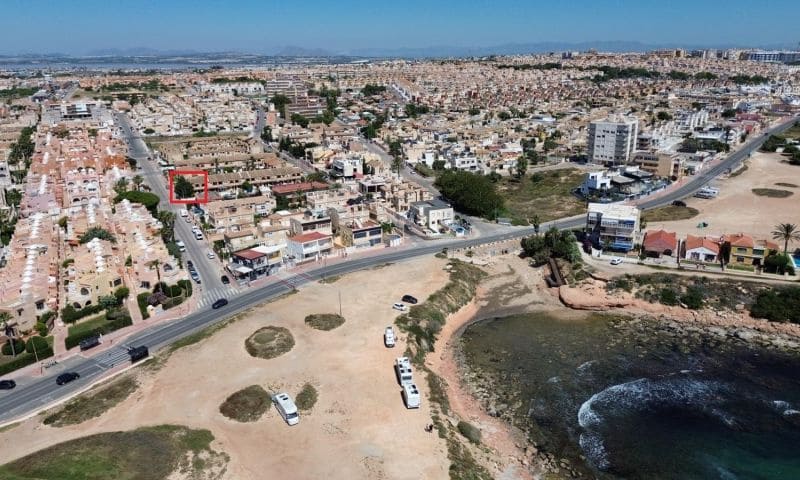 2 soveværelse Lejlighed til salg i Torrevieja med swimmingpool - € 259.995 (Ref: 9944312)