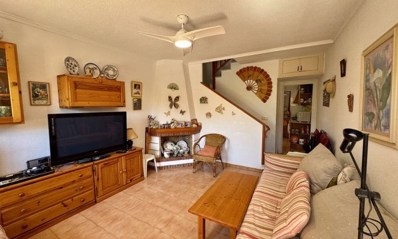 2 soveværelse Lejlighed til salg i Torrevieja med swimmingpool - € 259.995 (Ref: 9944312)