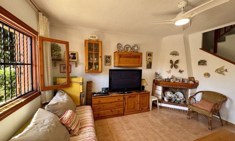 2 soveværelse Lejlighed til salg i Torrevieja med swimmingpool - € 259.995 (Ref: 9944312)