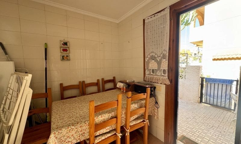 2 soveværelse Lejlighed til salg i Torrevieja med swimmingpool - € 259.995 (Ref: 9944312)