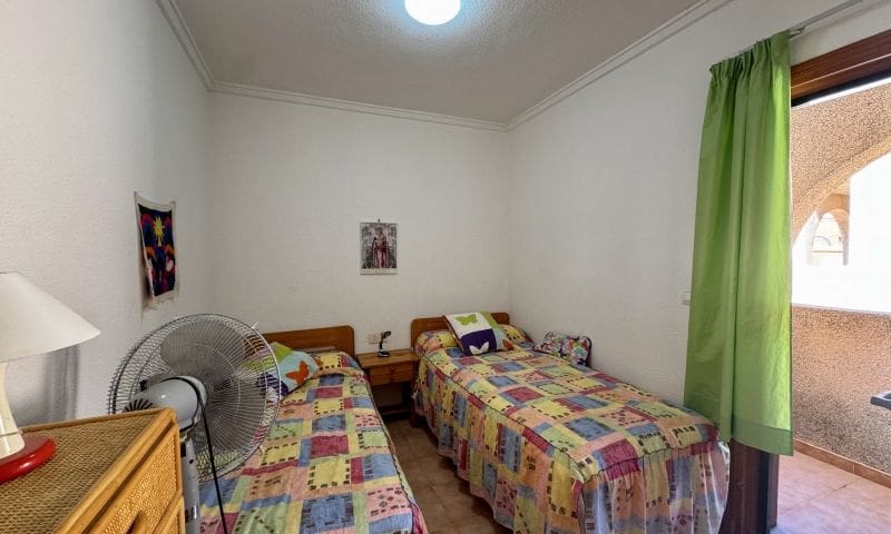 2 soveværelse Lejlighed til salg i Torrevieja med swimmingpool - € 259.995 (Ref: 9944312)