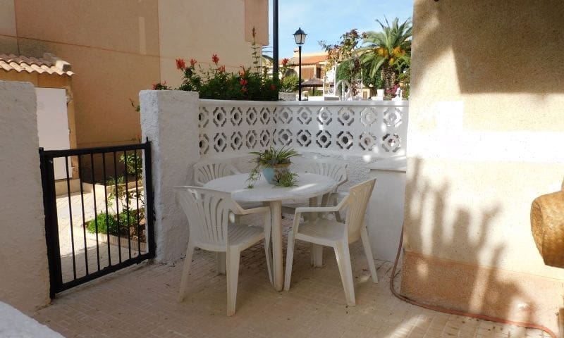 2 soveværelse Lejlighed til salg i Torrevieja med swimmingpool - € 259.995 (Ref: 9944312)