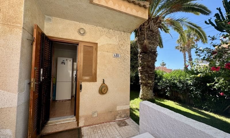 2 soveværelse Lejlighed til salg i Torrevieja med swimmingpool - € 259.995 (Ref: 9944312)