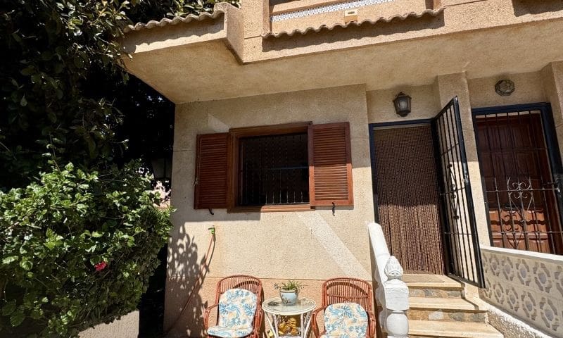 2 soveværelse Lejlighed til salg i Torrevieja med swimmingpool - € 259.995 (Ref: 9944312)