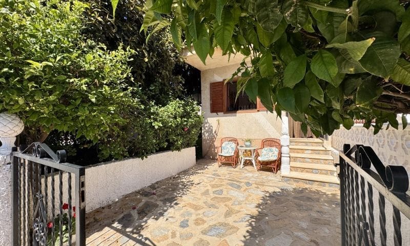 2 soveværelse Lejlighed til salg i Torrevieja med swimmingpool - € 259.995 (Ref: 9944312)