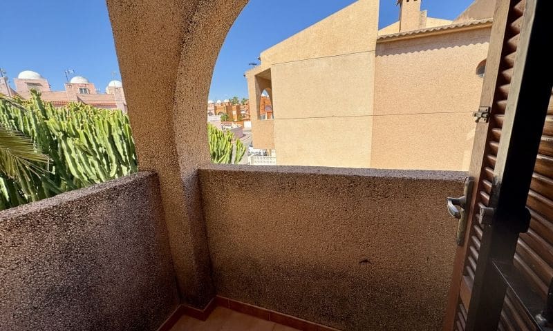 2 soveværelse Lejlighed til salg i Torrevieja med swimmingpool - € 259.995 (Ref: 9944312)