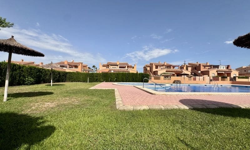 3 sypialnia Apartament na sprzedaż w Torrevieja z basenem garażem - 209 000 € (Ref: 9944315)