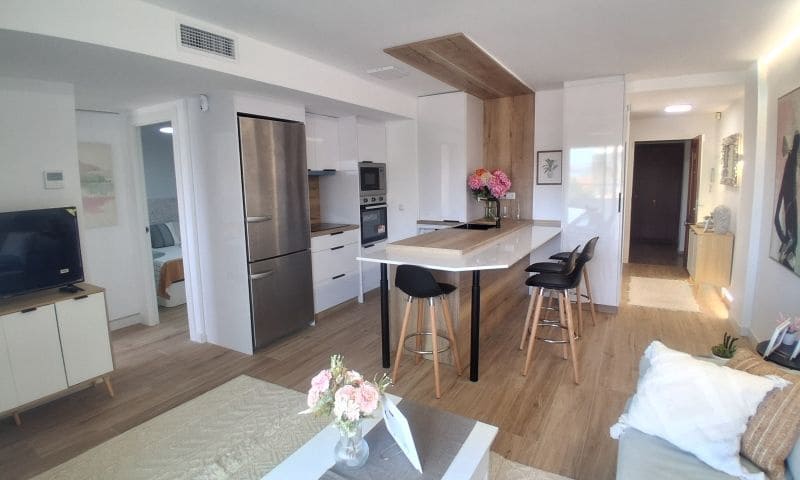 3 sypialnia Apartament na sprzedaż w Torrevieja z basenem garażem - 259 700 € (Ref: 9944316)