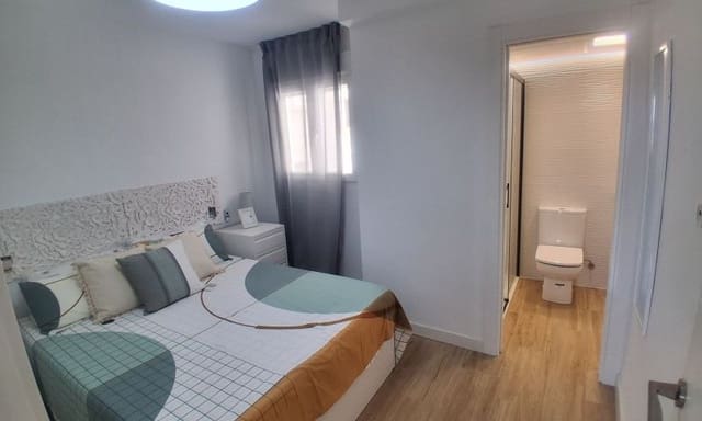 3 chambre Appartement à vendre à Punta Prima, Torrevieja avec piscine garage - 259 700 € (Ref: 9944316)