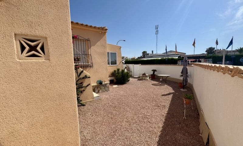 2 sovrum Villa till salu i Orihuela Costa med pool garage - 219 995 € (Ref: 9944318)
