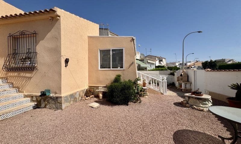 2 sovrum Villa till salu i Orihuela Costa med pool garage - 219 995 € (Ref: 9944318)