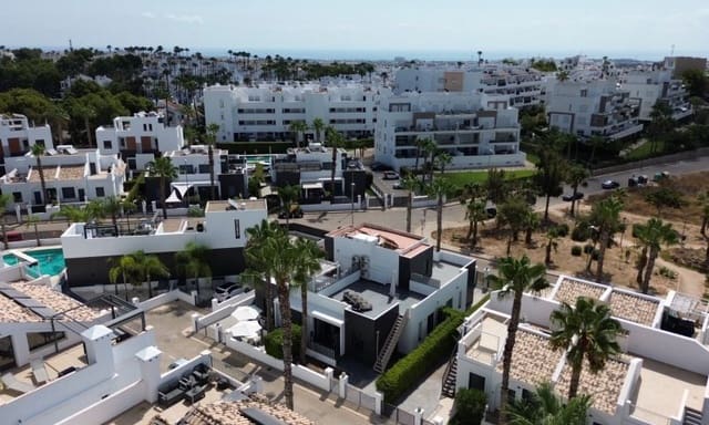 2 soverom Villa til salgs i Las Filipinas med svømmebasseng - € 236 995 (Ref: 9991813)