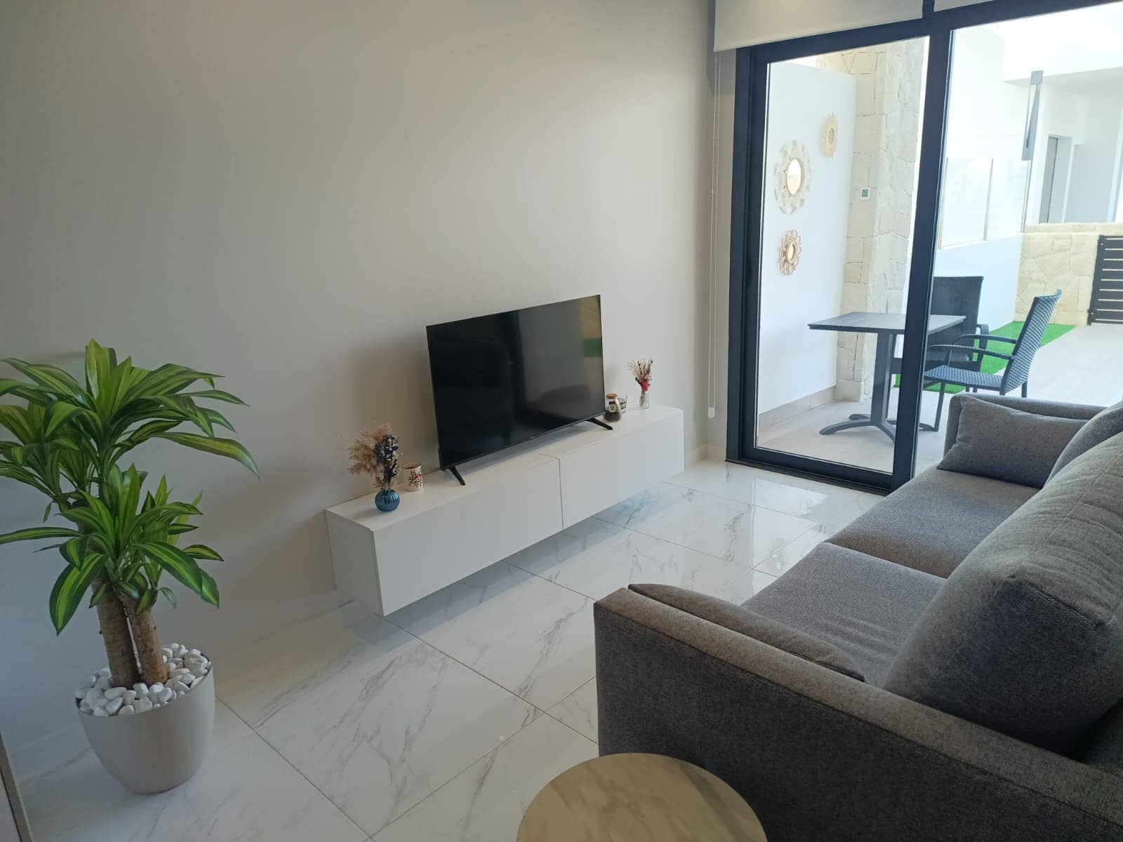 2 makuuhuone Huoneisto myytävänä paikassa Orihuela Costa mukana uima-altaan 
autotalli - 358 995 € (Ref: 10132945)