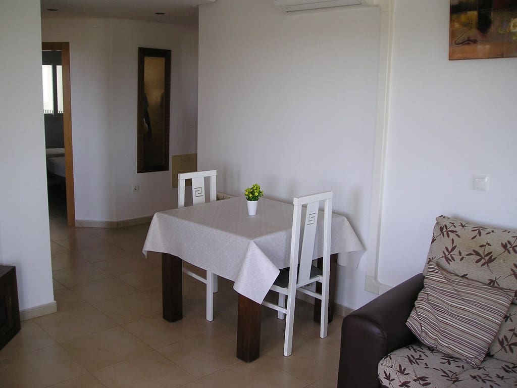 2 soveværelse Lejlighed til leje i Hacienda Riquelme med swimmingpool garage - € 750 (Ref: 6982349)