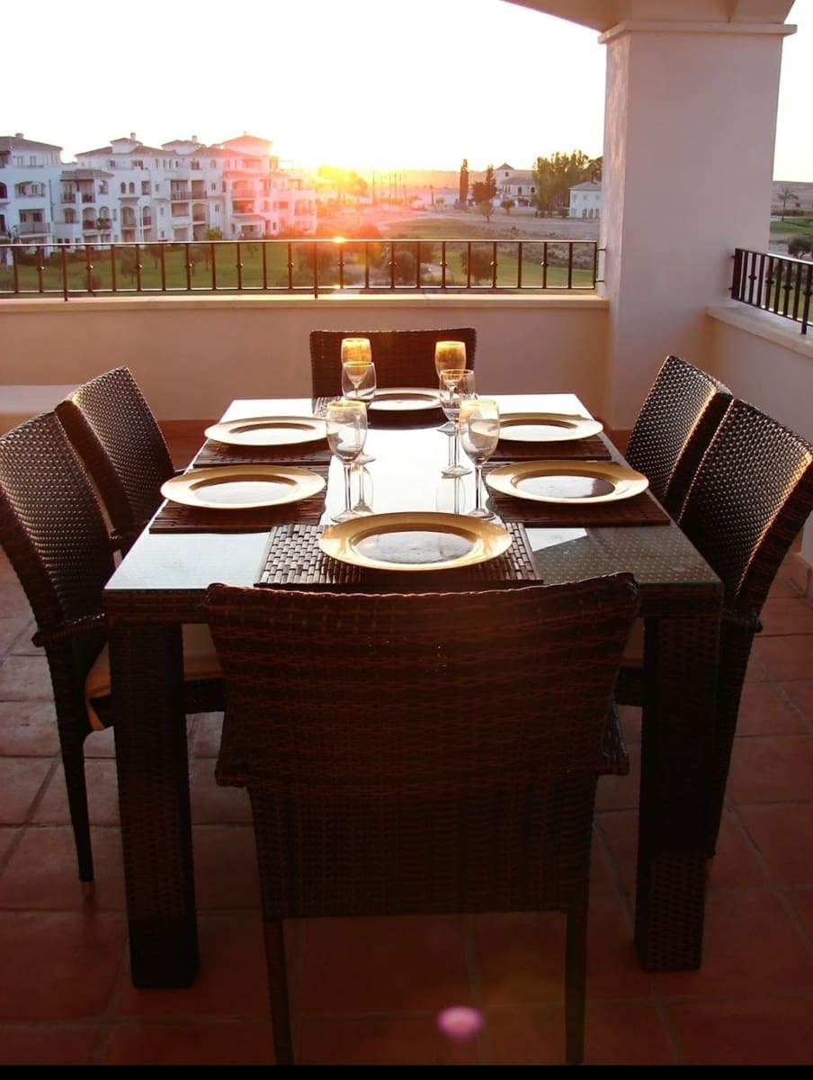 2 soveværelse Lejlighed til leje i Hacienda Riquelme med swimmingpool garage - € 750 (Ref: 6982349)