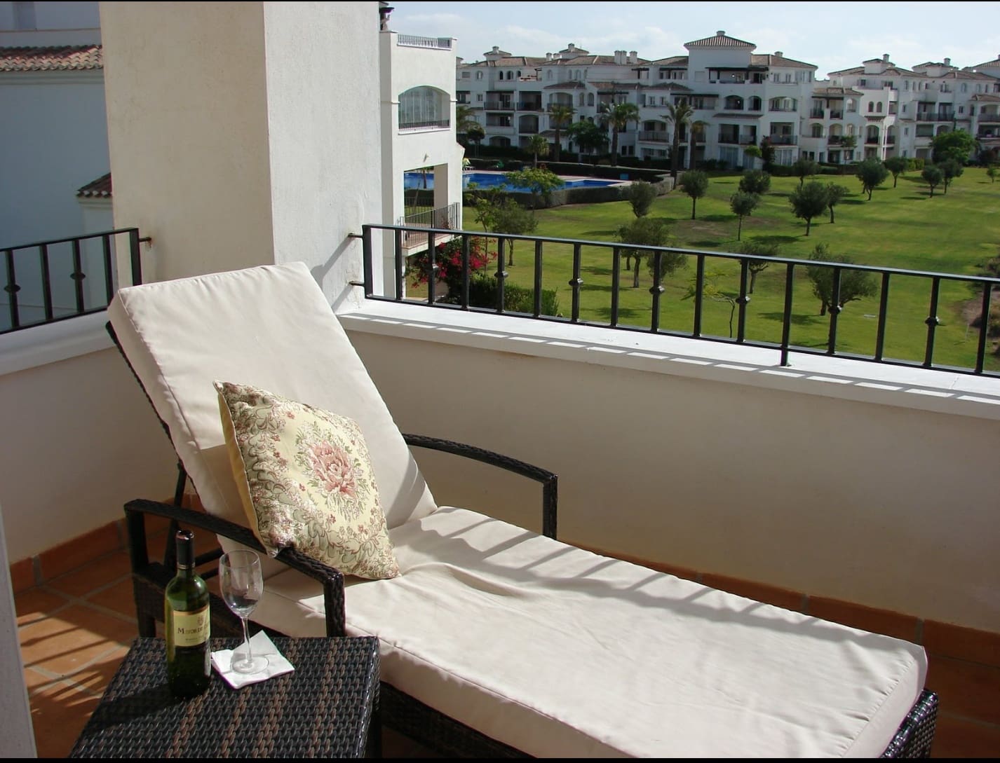 2 soveværelse Lejlighed til leje i Hacienda Riquelme med swimmingpool garage - € 750 (Ref: 6982349)