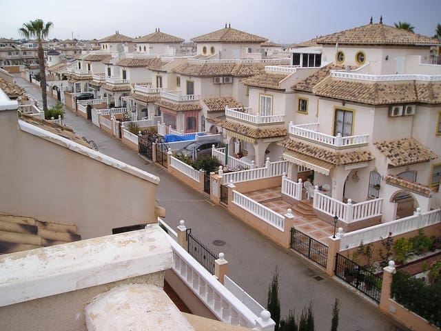 2 bedroom Townhouse for sale in Cabo Roig, Orihuela with pool - € 190,000 (Ref: 7407006)