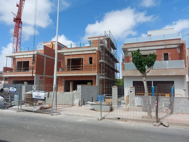 3 quarto Moradia para venda em San Pedro del Pinatar com piscina - 395 000 € (Ref: 7588200)