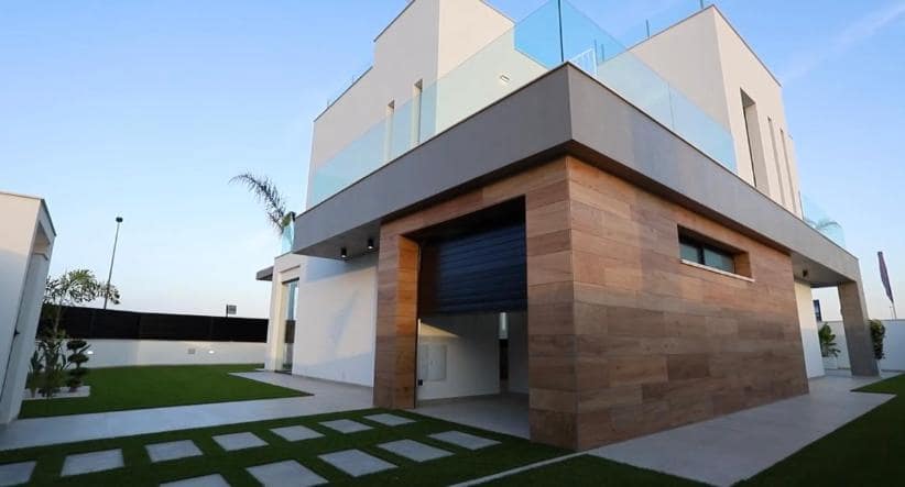 3 soveværelse Villa til salg i Los Alcazares med swimmingpool garage - € 645.000 (Ref: 8577176)