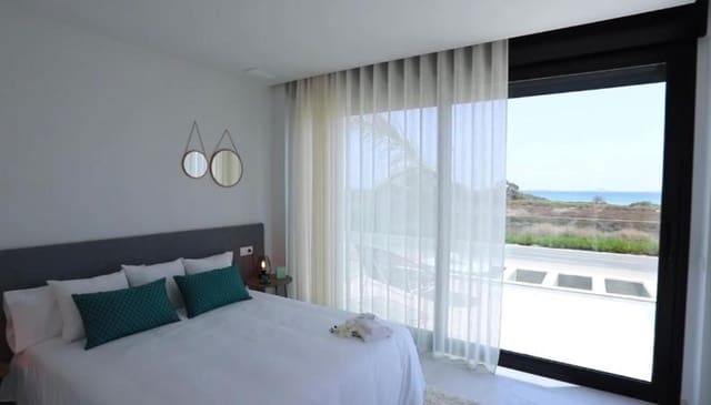 3 soveværelse Villa til leje i Los Alcázares med swimmingpool garage - € 3.500 (Ref: 8577176)