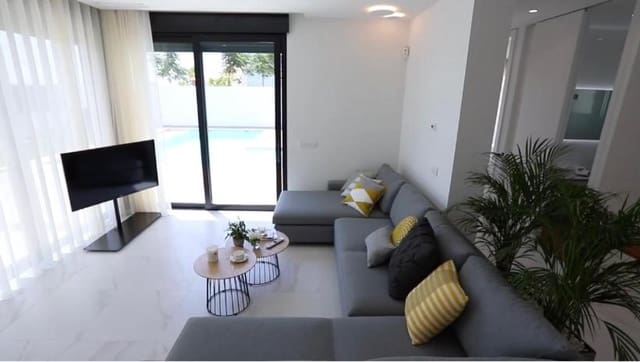 3 soveværelse Villa til leje i Los Alcázares med swimmingpool garage - € 3.500 (Ref: 8577176)