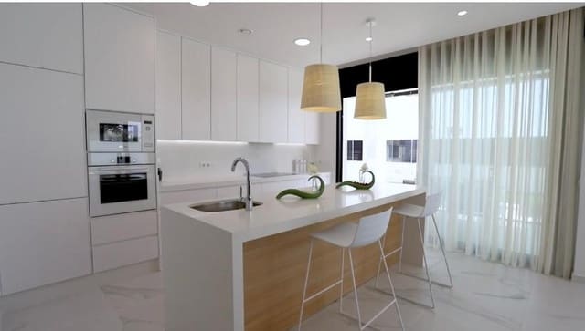 3 soveværelse Villa til leje i Los Alcázares med swimmingpool garage - € 3.500 (Ref: 8577176)