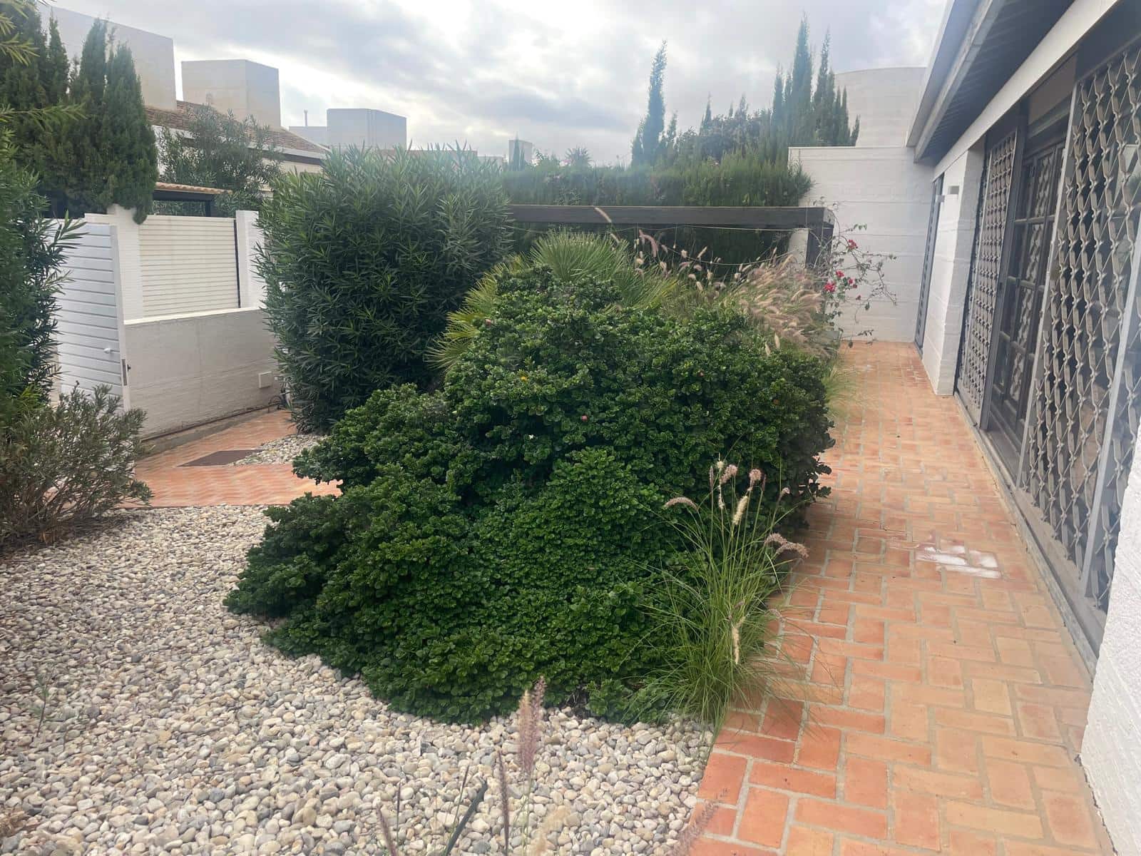 4 bedroom Villa for rent in La Peraleja Golf Resort with pool garage - € 1,200 (Ref: 8665908)