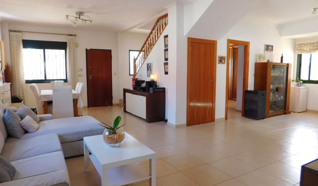 4 sypialnia Willa na sprzedaż w Ciudad Quesada z basenem garażem - 520 000 € (Ref: 9080696)