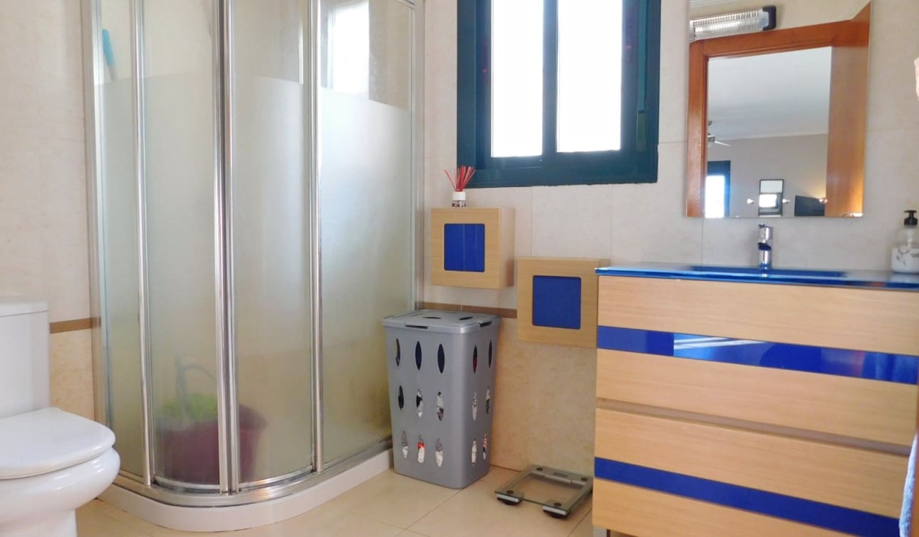 4 sypialnia Willa na sprzedaż w Ciudad Quesada z basenem garażem - 520 000 € (Ref: 9080696)