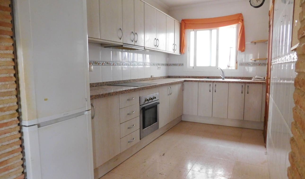 3 bedroom Villa for sale in Ciudad Quesada with pool - € 190,000 (Ref: 9085991)