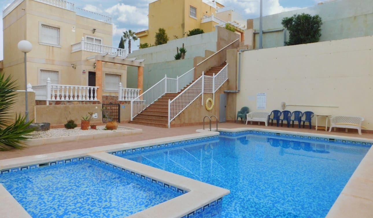 3 bedroom Villa for sale in Ciudad Quesada with pool - € 190,000 (Ref: 9085991)