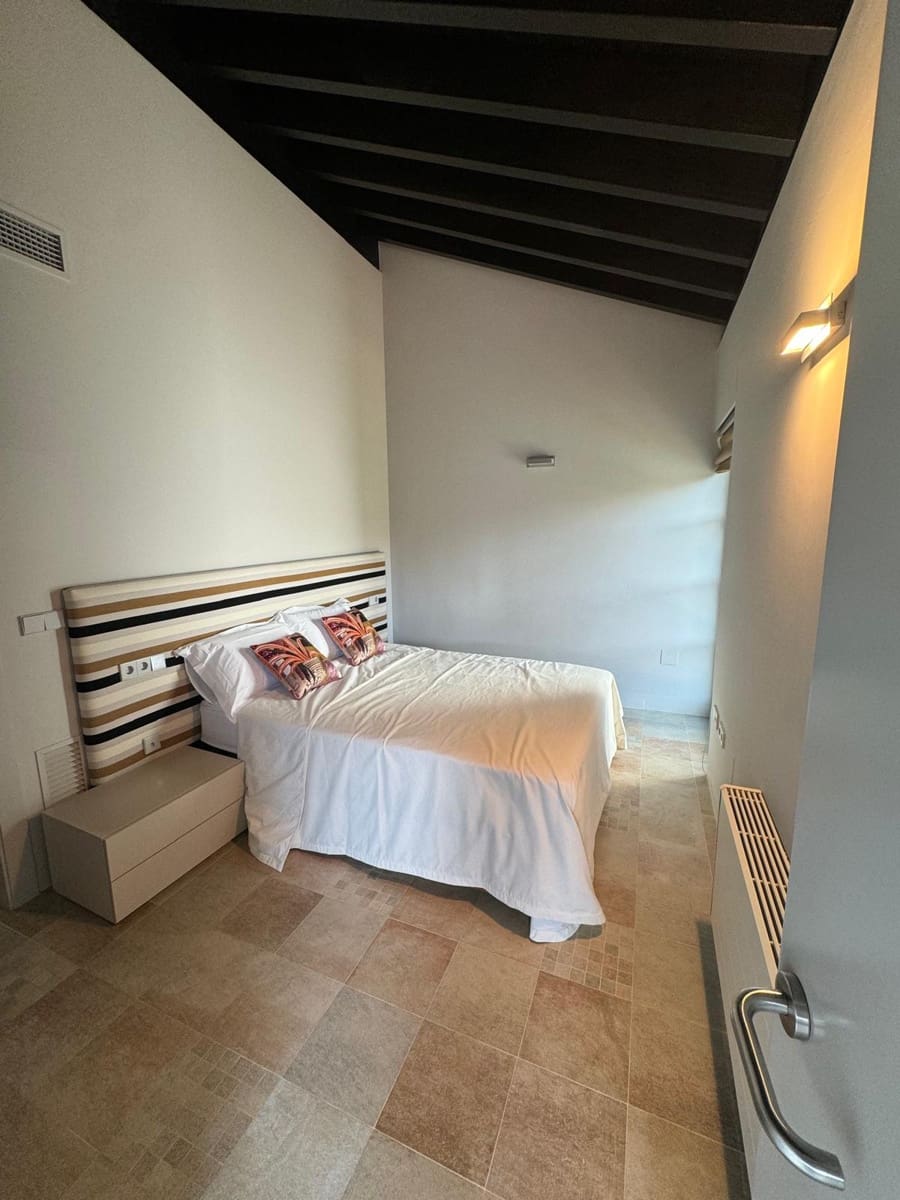 4 slaapkamer Villa te huur in La Peraleja Golf Resort met zwembad garage - € 1.200 (Ref: 9176969)