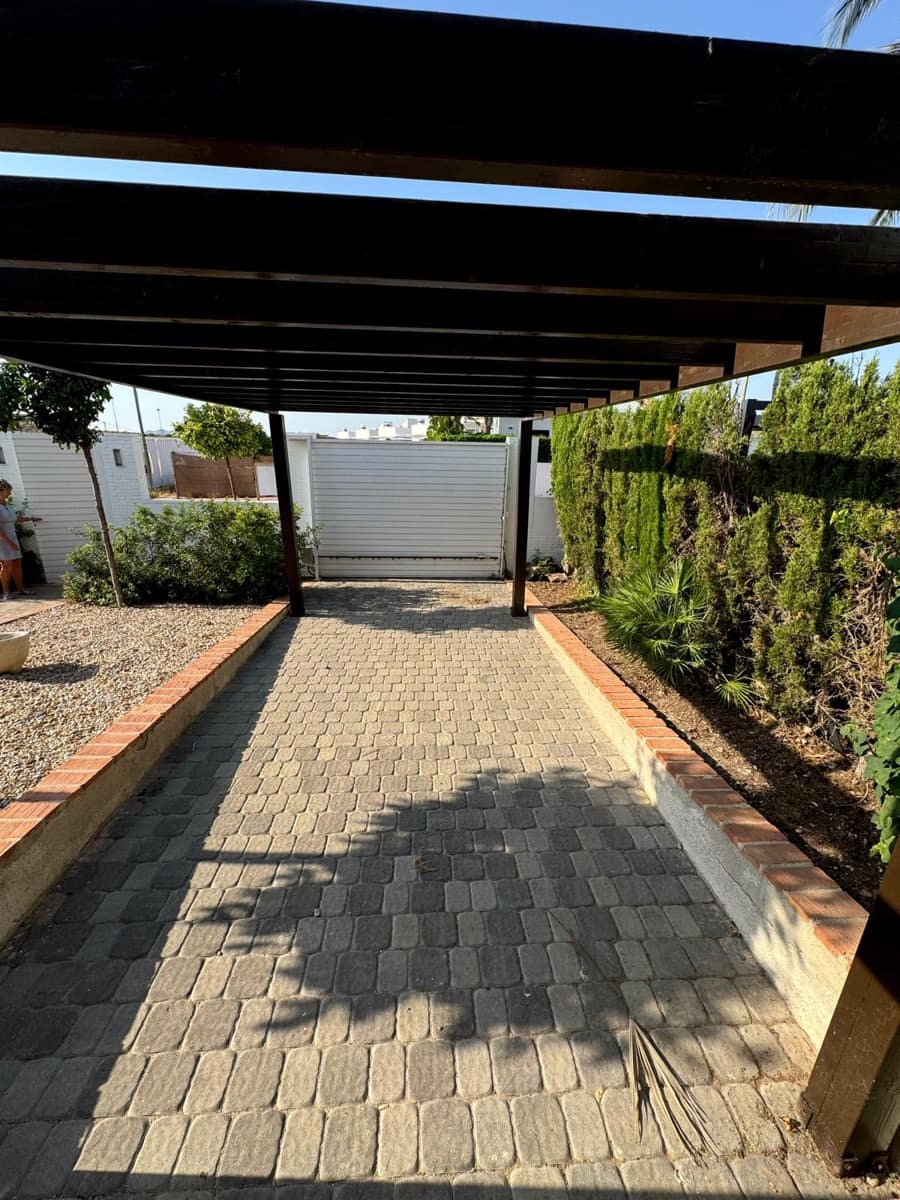 4 slaapkamer Villa te huur in La Peraleja Golf Resort met zwembad garage - € 1.200 (Ref: 9176969)