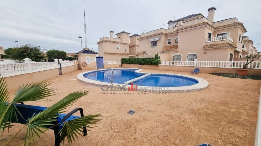 3 camera da letto Villetta a Schiera in vendita in Los Alcazares con piscina garage - 199.000 € (Rif: 9424095)