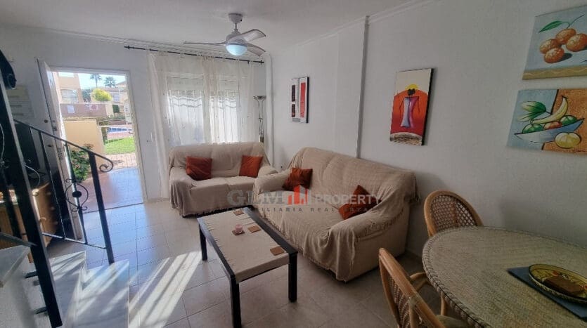 3 makuuhuone Omakotitalo myytävänä paikassa Los Alcazares mukana uima-altaan 
autotalli - 189 000 € (Ref: 9431987)