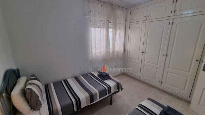 3 makuuhuone Omakotitalo myytävänä paikassa Los Alcazares mukana uima-altaan 
autotalli - 189 000 € (Ref: 9431987)