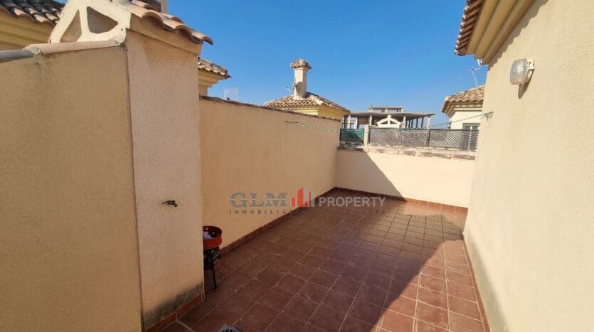 3 makuuhuone Omakotitalo myytävänä paikassa Los Alcazares mukana uima-altaan 
autotalli - 189 000 € (Ref: 9431987)