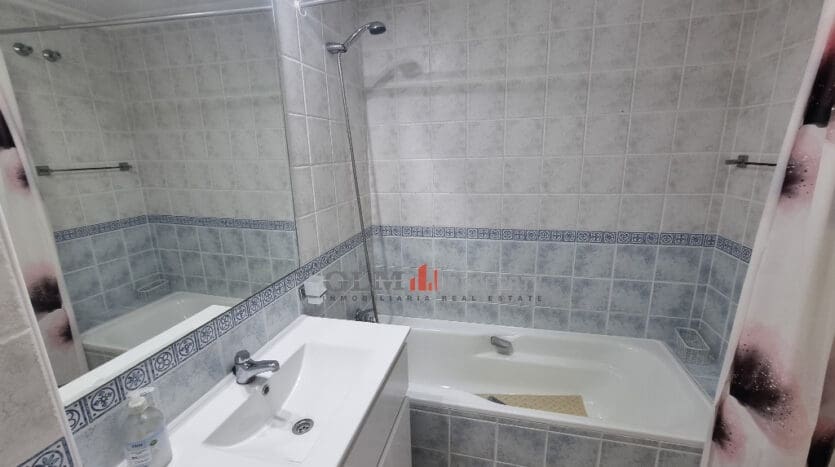 3 makuuhuone Omakotitalo myytävänä paikassa Los Alcazares mukana uima-altaan 
autotalli - 189 000 € (Ref: 9431987)