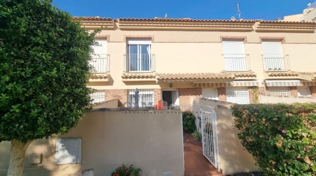 3 makuuhuone Omakotitalo myytävänä paikassa Los Alcázares mukana uima-altaan 
autotalli - 189 000 € (Ref: 9431987)