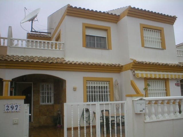 3 makuuhuone Omakotitalo myytävänä paikassa San Pedro del Pinatar mukana uima-altaan 
autotalli - 168 000 € (Ref: 9450887)